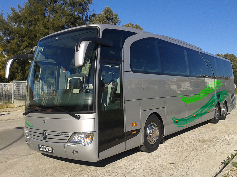 Autocarro de 50 e 54 lugares